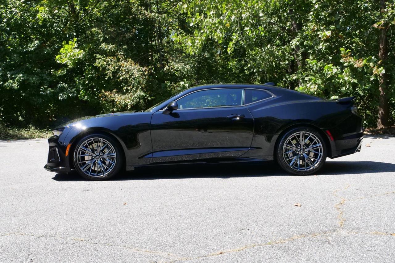 2023 Chevrolet Camaro ZL1 / Manual / Supercharged V8 / Cooled Seats! Lincolnton NC