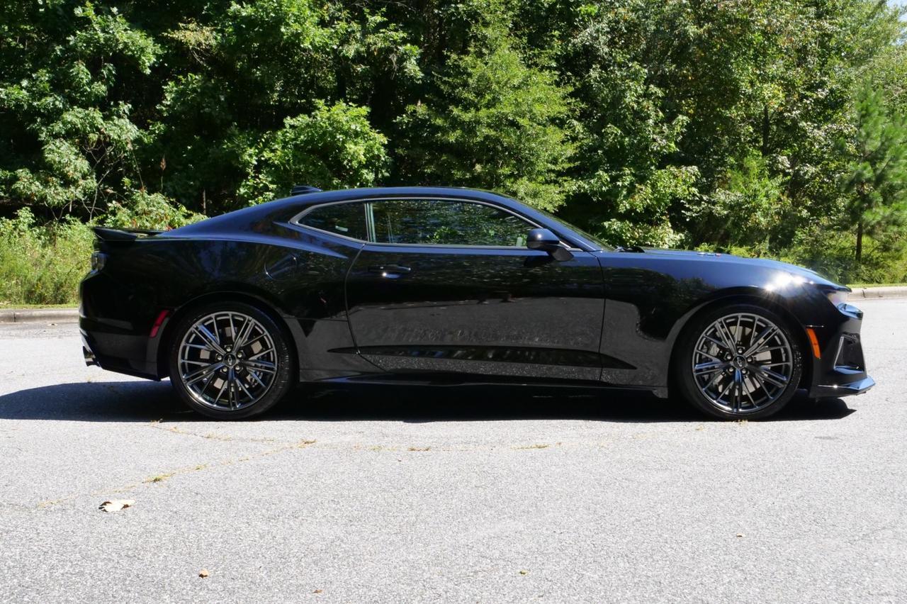 2023 Chevrolet Camaro ZL1 / Manual / Supercharged V8 / Cooled Seats! Lincolnton NC