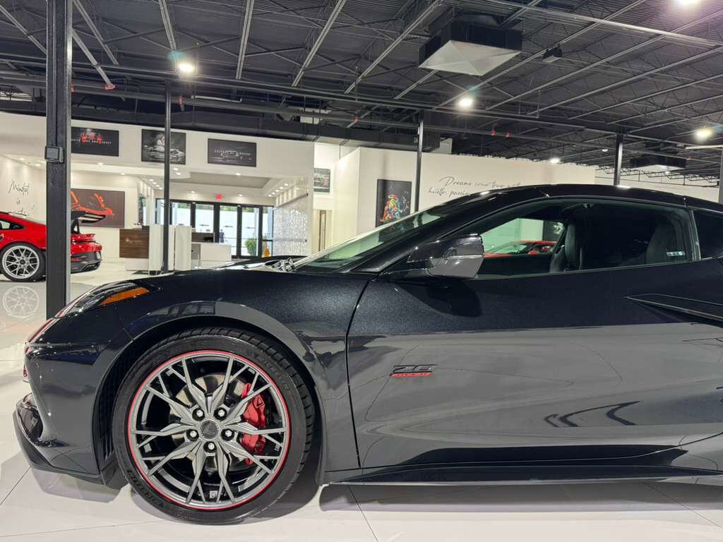 2023 Chevrolet Corvette 3LT 70th Anniversary, Carbon Flash paint, carbon GT2 seats, Bose Performance audio AND MUCH MORE!! Fort Lauderdale FL