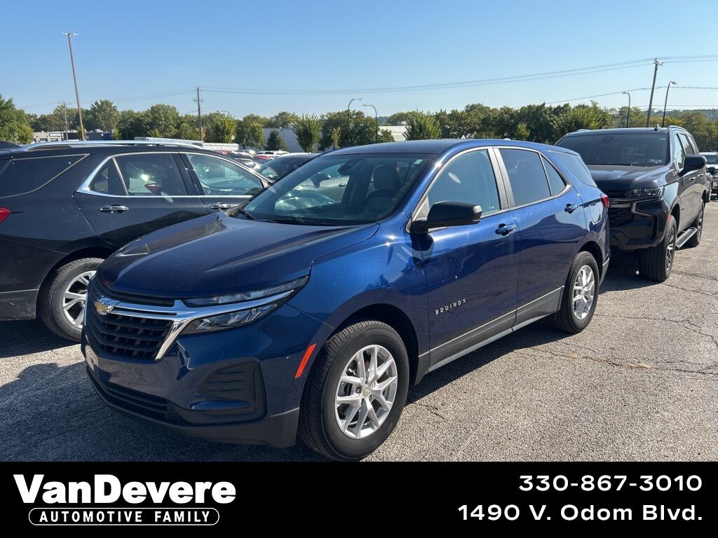 2023 Chevrolet Equinox LS Akron