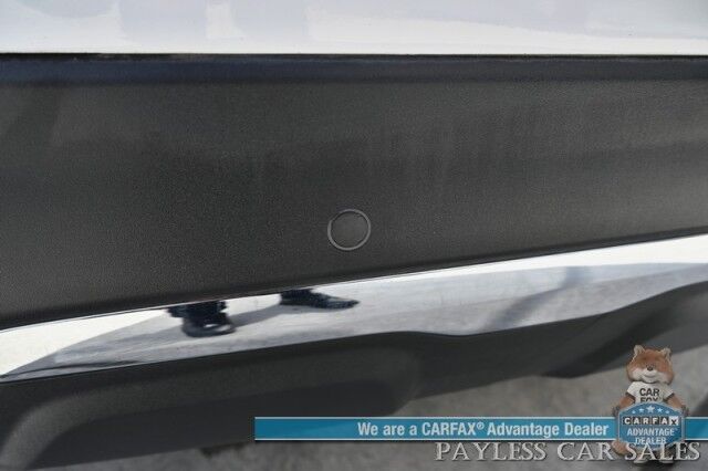 2023 Chevrolet Equinox LT / AWD / Premium Cloth Seats / Lane Departure & Blind Spot Alert / Apple CarPlay & Android Auto / USB & Aux Input / Back Up Camera / Keyless Entry & Start / Forward Collision Alert / 30MPG / 1-Owner Anchorage AK