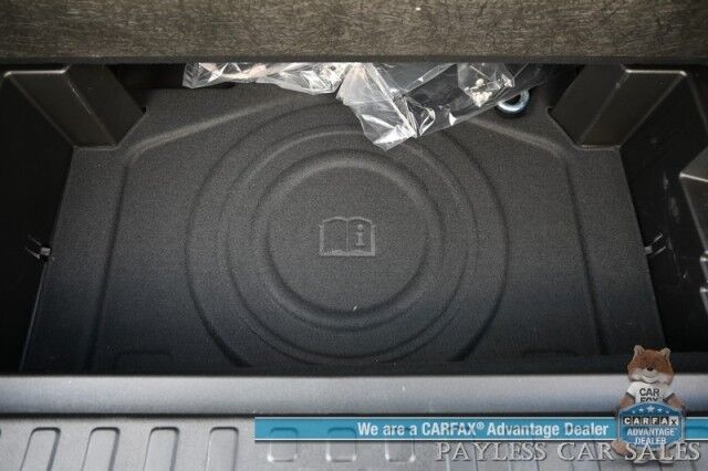 2023 Chevrolet Equinox LT / AWD / Premium Cloth Seats / Lane Departure & Blind Spot Alert / Apple CarPlay & Android Auto / USB & Aux Input / Back Up Camera / Keyless Entry & Start / Forward Collision Alert / 30MPG / 1-Owner Anchorage AK