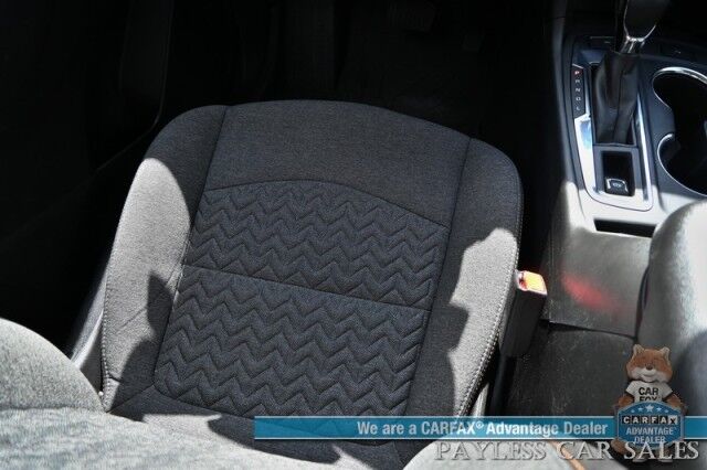 2023 Chevrolet Equinox LT / AWD / Premium Cloth Seats / Lane Departure & Blind Spot Alert / Apple CarPlay & Android Auto / USB & Aux Input / Back Up Camera / Keyless Entry & Start / Forward Collision Alert / 30MPG / 1-Owner Anchorage AK
