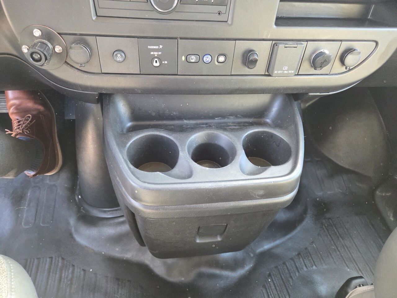 2023 Chevrolet Express Commercial Cutaway Charlton MA
