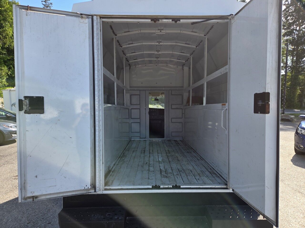 2023 Chevrolet Express Commercial Cutaway Charlton MA