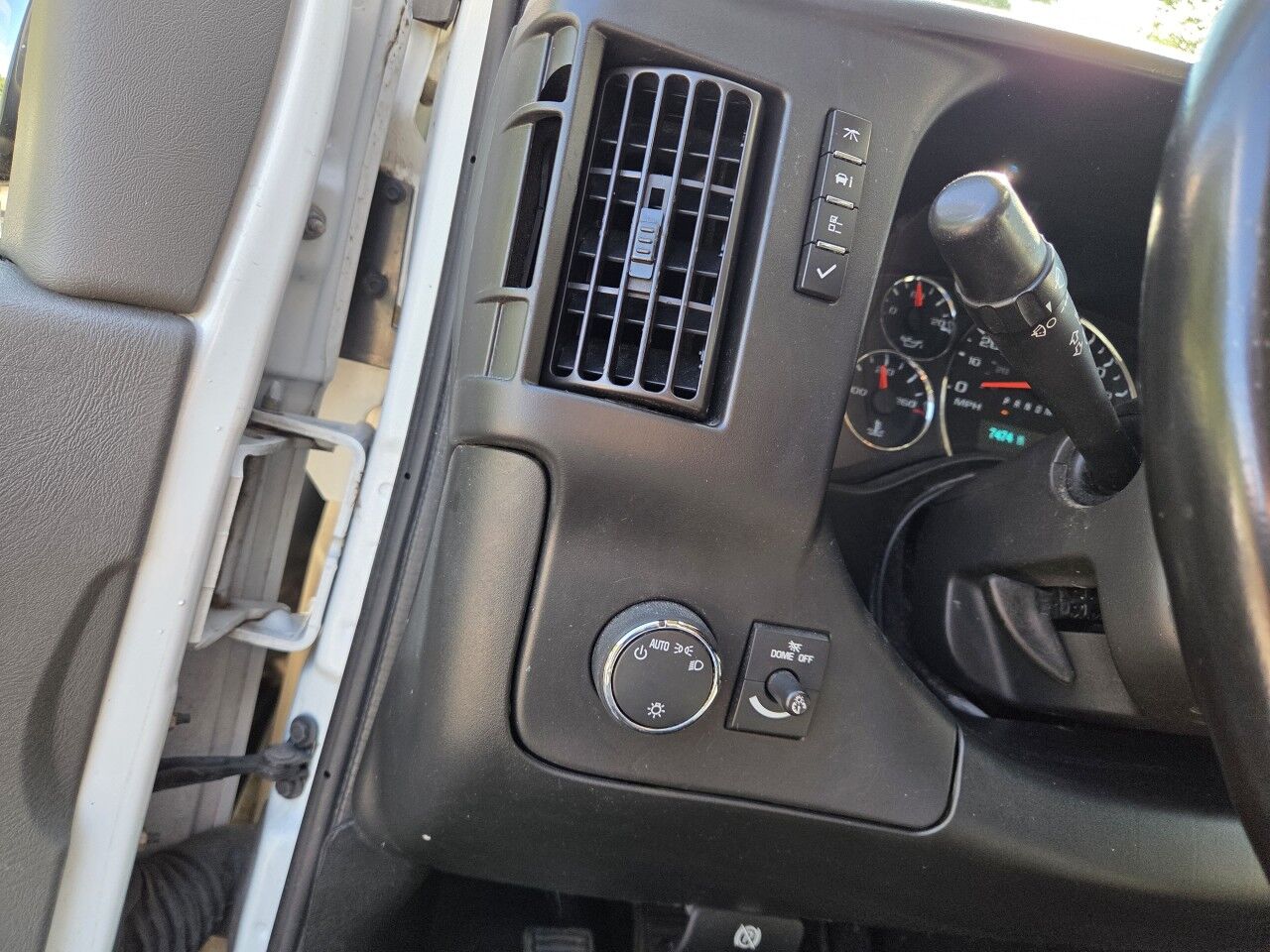 2023 Chevrolet Express Commercial Cutaway Charlton MA