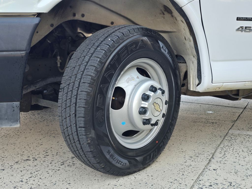 2023 Chevrolet Express Cutaway 4500 Series Concord NC