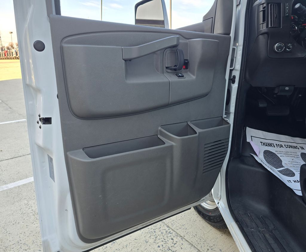 2023 Chevrolet Express Cutaway 4500 Series Concord NC