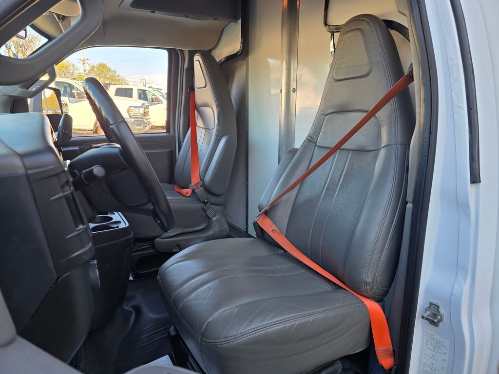 2023 Chevrolet Express Cutaway 4500 Series Concord NC