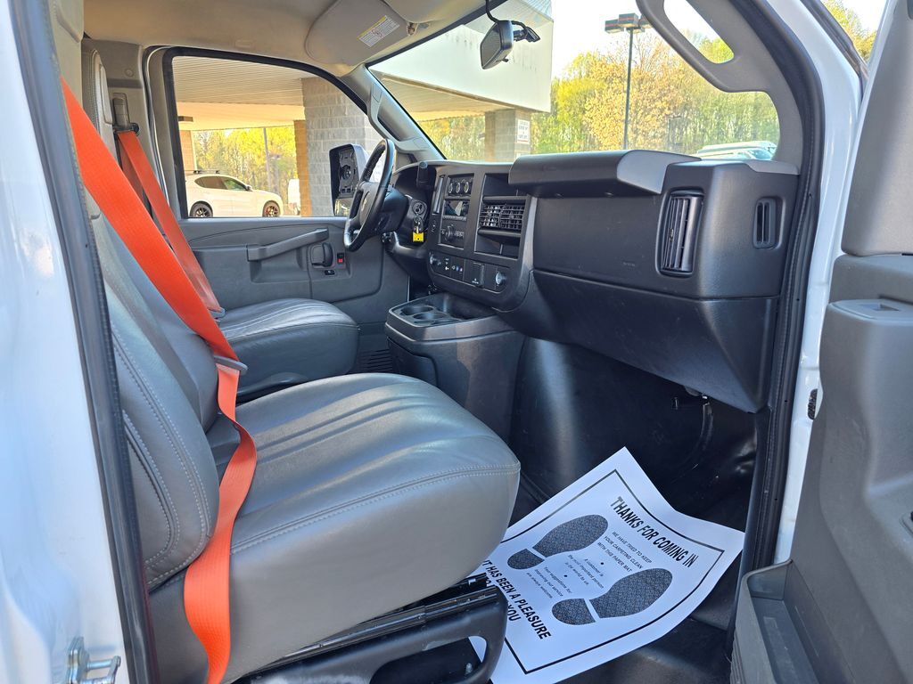 2023 Chevrolet Express Cutaway 4500 Series Concord NC