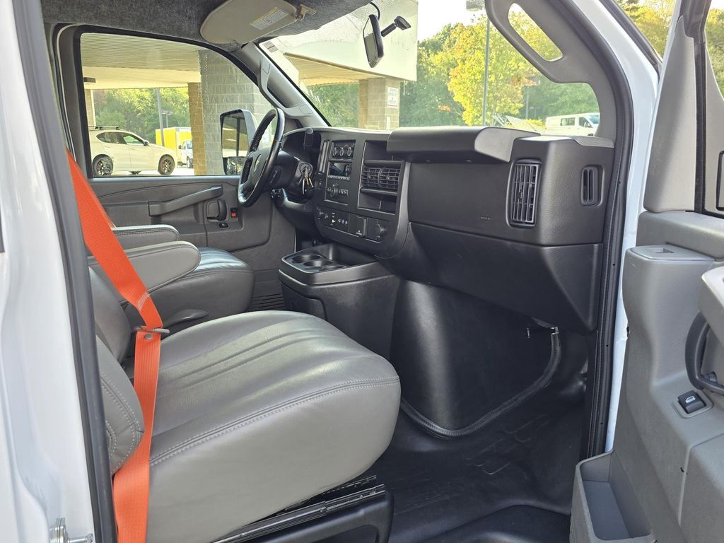 2023 Chevrolet Express Cutaway 4500 Series Concord NC