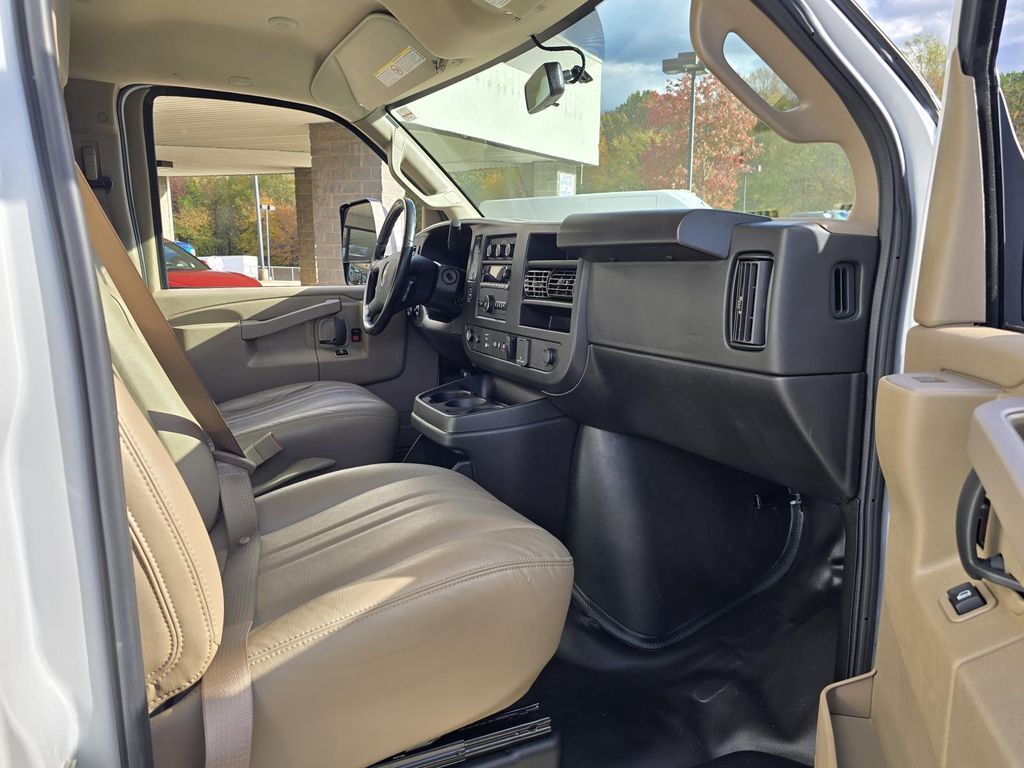 2023 Chevrolet Express Cutaway 4500 Series Concord NC