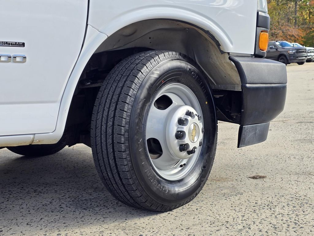 2023 Chevrolet Express Cutaway 4500 Series Concord NC