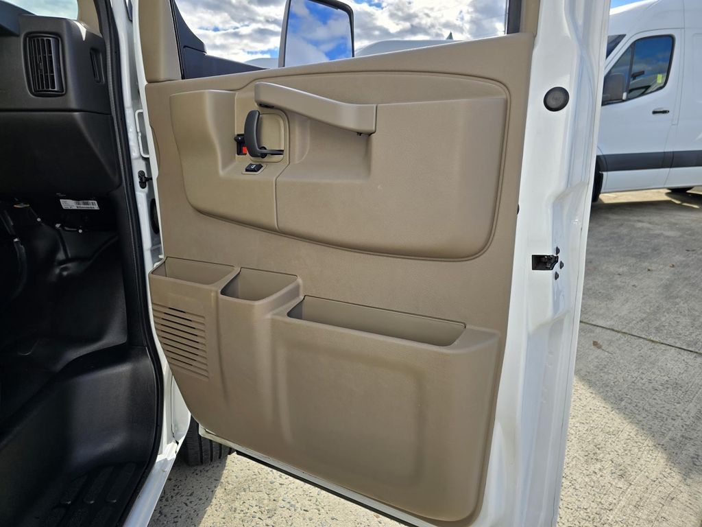 2023 Chevrolet Express Cutaway 4500 Series Concord NC