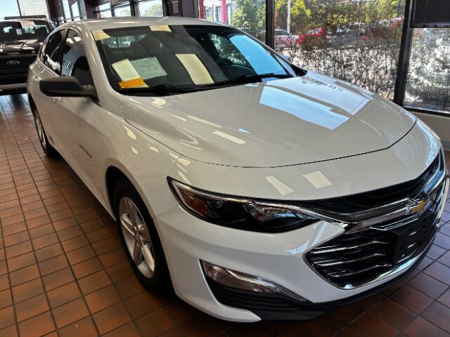 2023 Chevrolet Malibu FWD 1FL