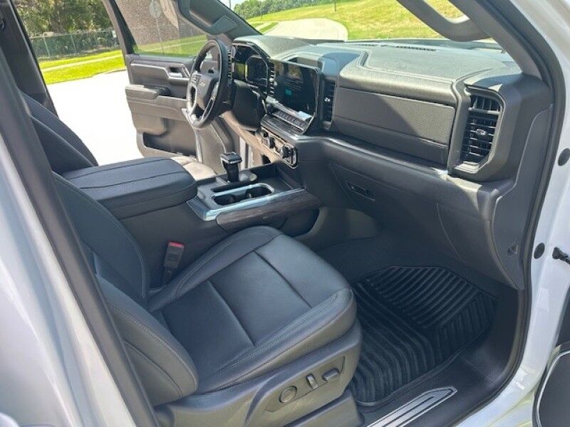 2023 Chevrolet SILVERADO 1500 LTZ DURAMAX TURBO DIESEL LOW MILES LEATHER TEXAS EDITION LIKE NEW FREE SHIPPING IN FLORIDA Sarasota FL