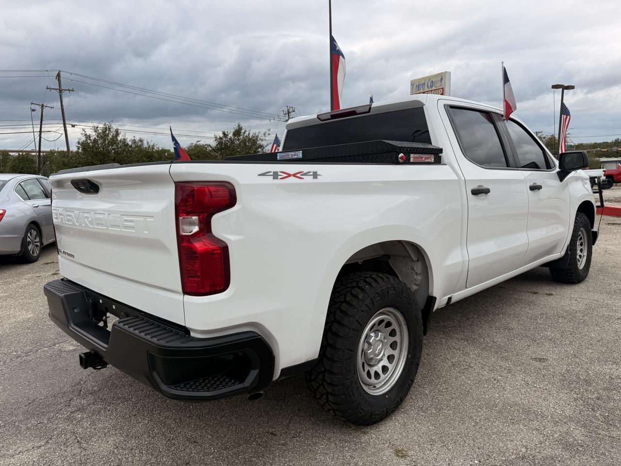 2023 Chevrolet SILVERADO 4WD Double Cab Standard Bed WT