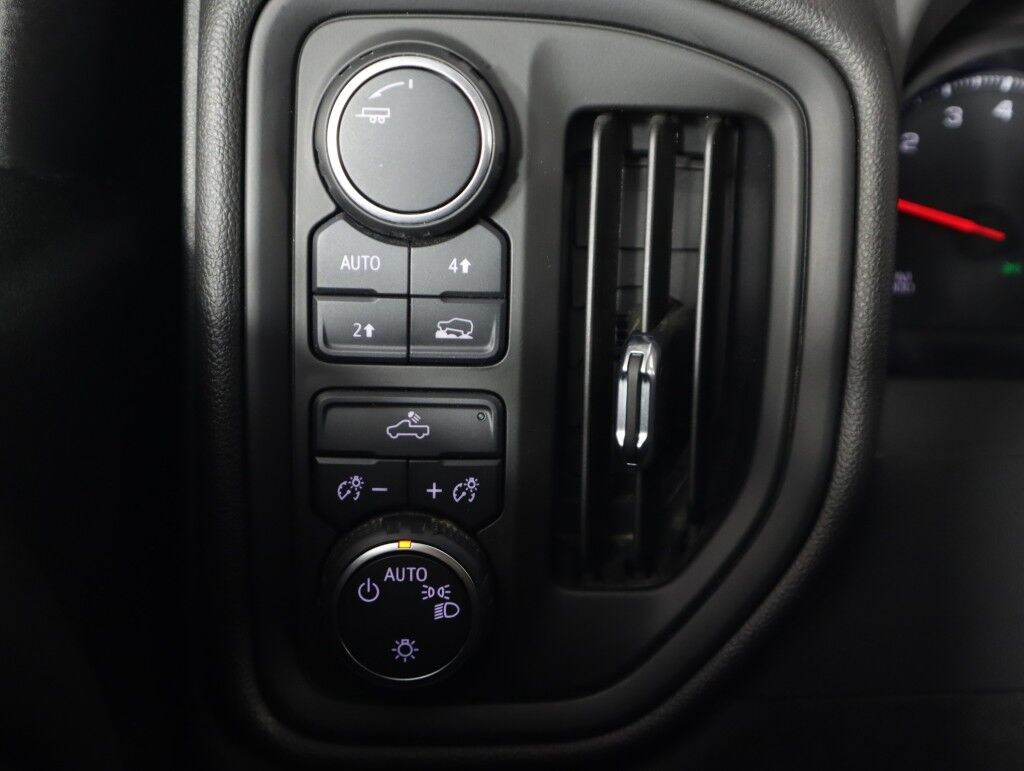 2023 Chevrolet Silverado 1500 4WD Crew Cab 157 Custom Maumee OH