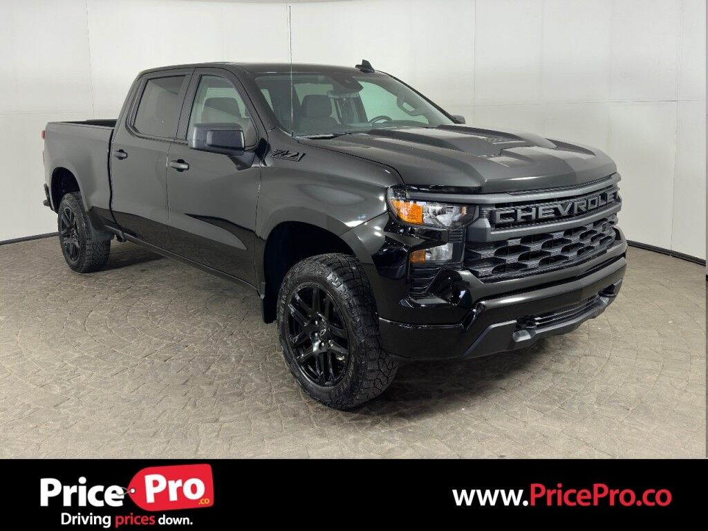 2023 Chevrolet Silverado 1500 4WD Crew Cab Custom Trail Boss