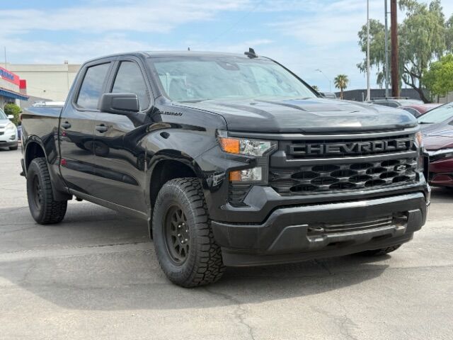 2023 Chevrolet Silverado 1500 4WD Crew Cab Short Bed Custom