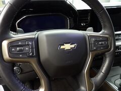 2023 Chevrolet Silverado 1500 4x4 Crew Cab High Country Fond du Lac WI