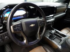 2023 Chevrolet Silverado 1500 4x4 Crew Cab High Country Fond du Lac WI