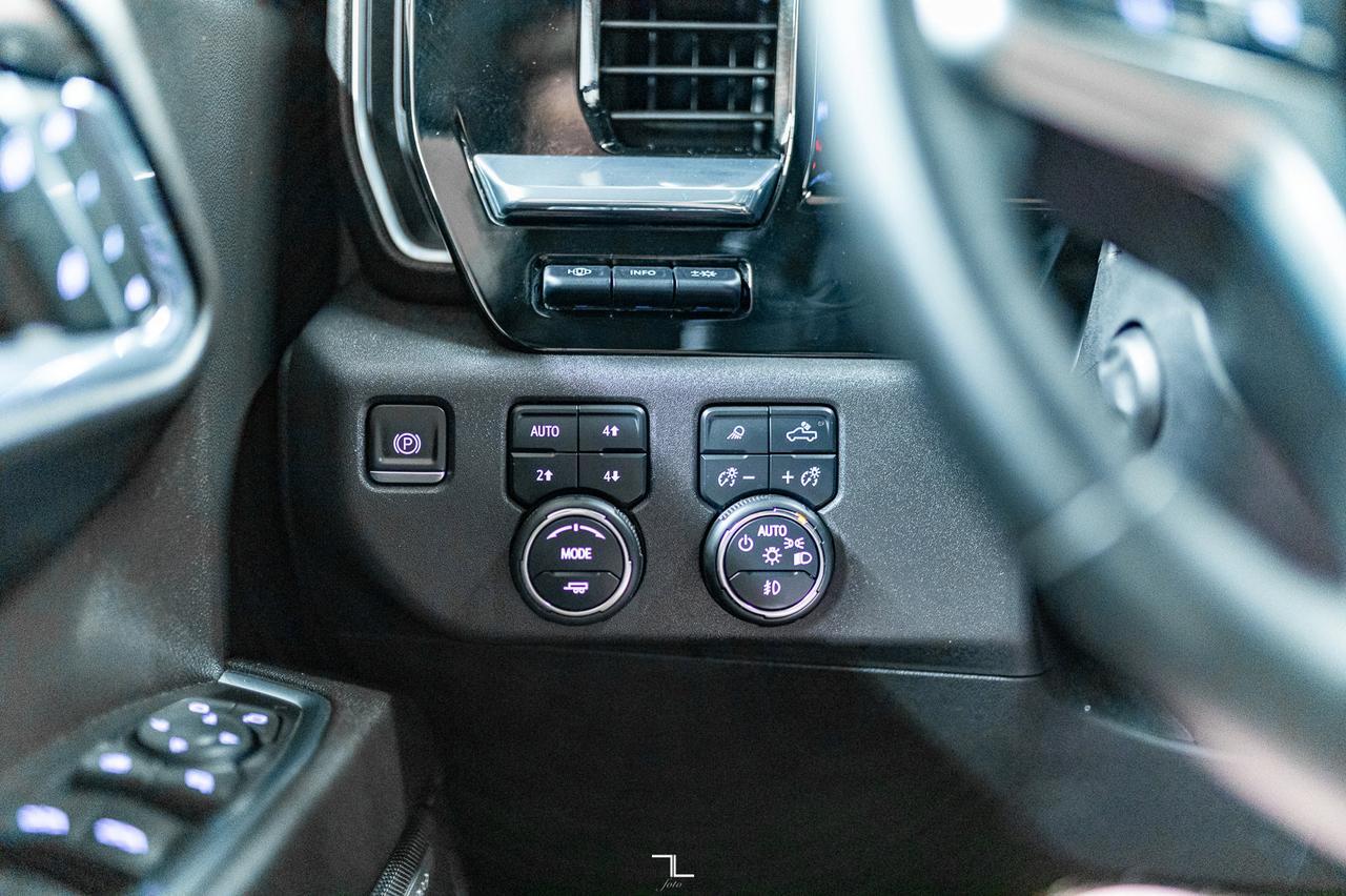 2023 Chevrolet Silverado 1500 4x4 Crew Cab LTZ Z71 Diesel Leather Nav BCam Red Deer AB