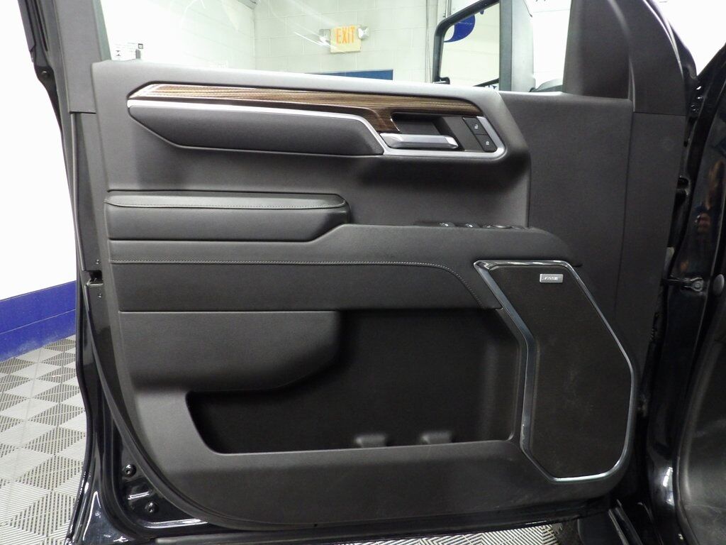 2023 Chevrolet Silverado 1500 4x4 Crew Cab RST Fond du Lac WI