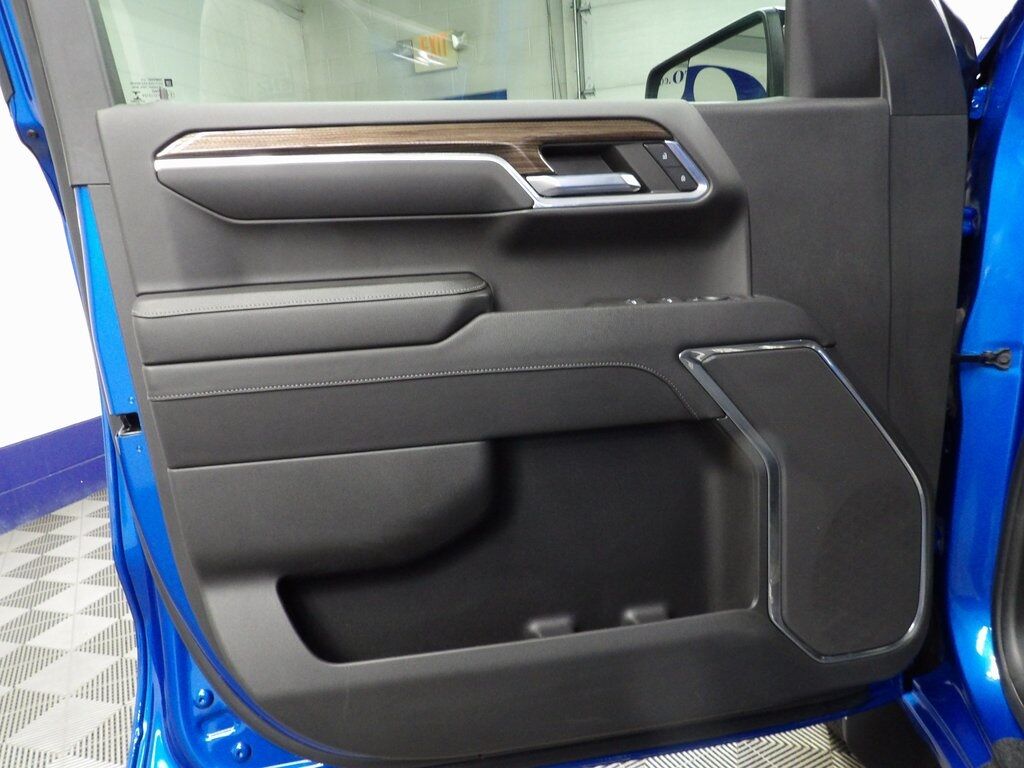 2023 Chevrolet Silverado 1500 4x4 Crew Cab RST Fond du Lac WI