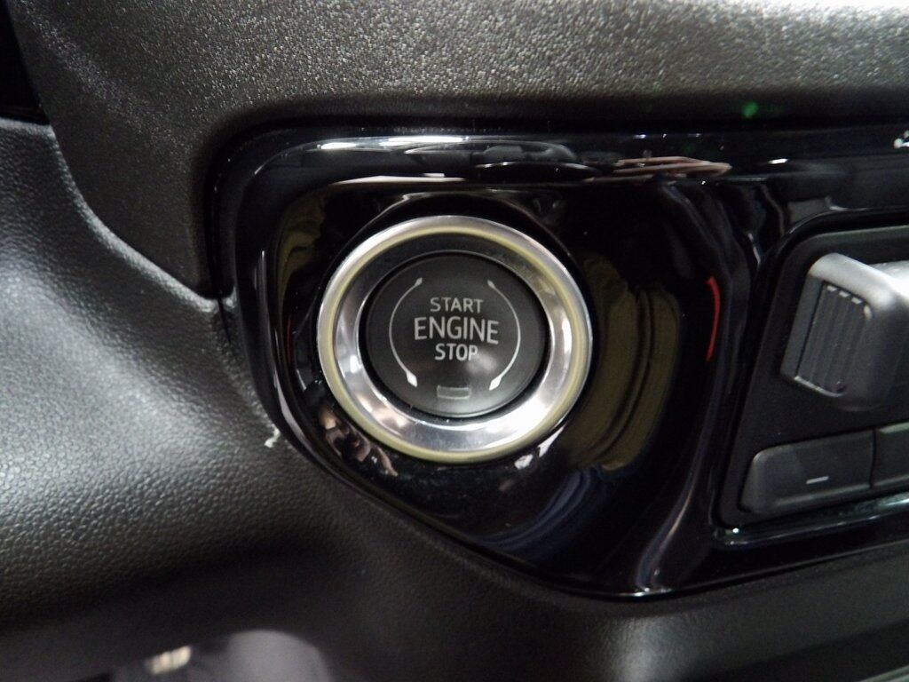 2023 Chevrolet Silverado 1500 4x4 Crew Cab RST Fond du Lac WI