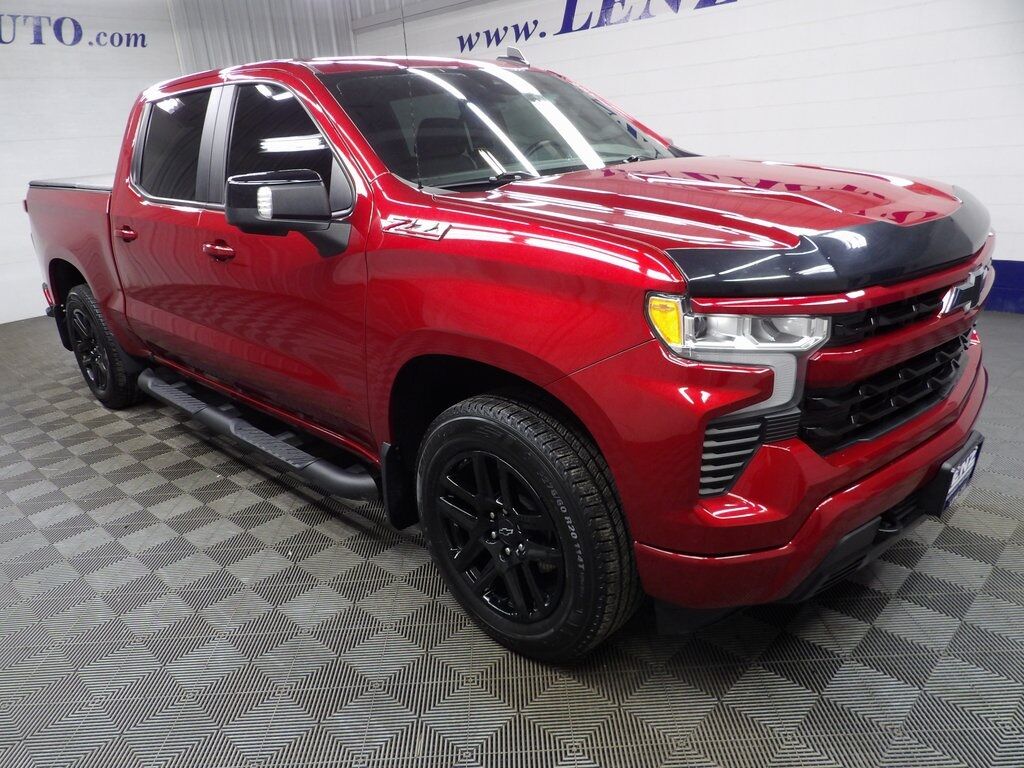 2023 Chevrolet Silverado 1500 4x4 Crew Cab RST Fond du Lac WI