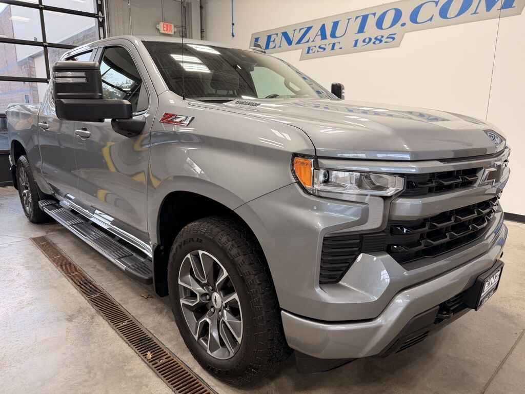 2023 Chevrolet Silverado 1500 4x4 Crew Cab RST