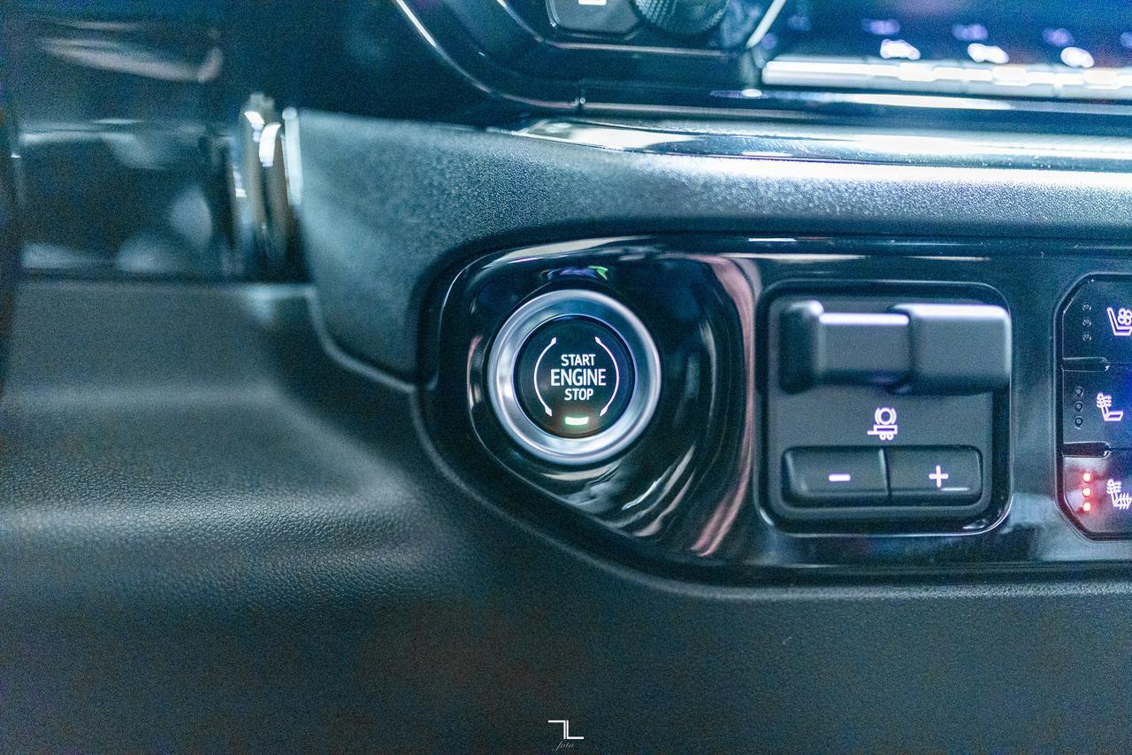 2023 Chevrolet Silverado 1500 4x4 Crew Cab ZR2 Leather Nav BCam Red Deer AB