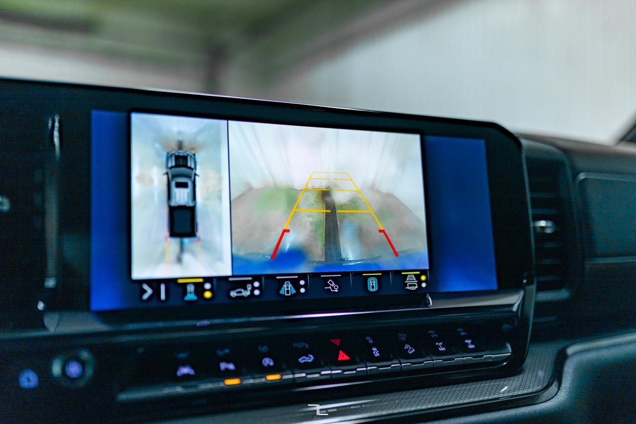 2023 Chevrolet Silverado 1500 4x4 Crew Cab ZR2 Leather Nav BCam Red Deer AB