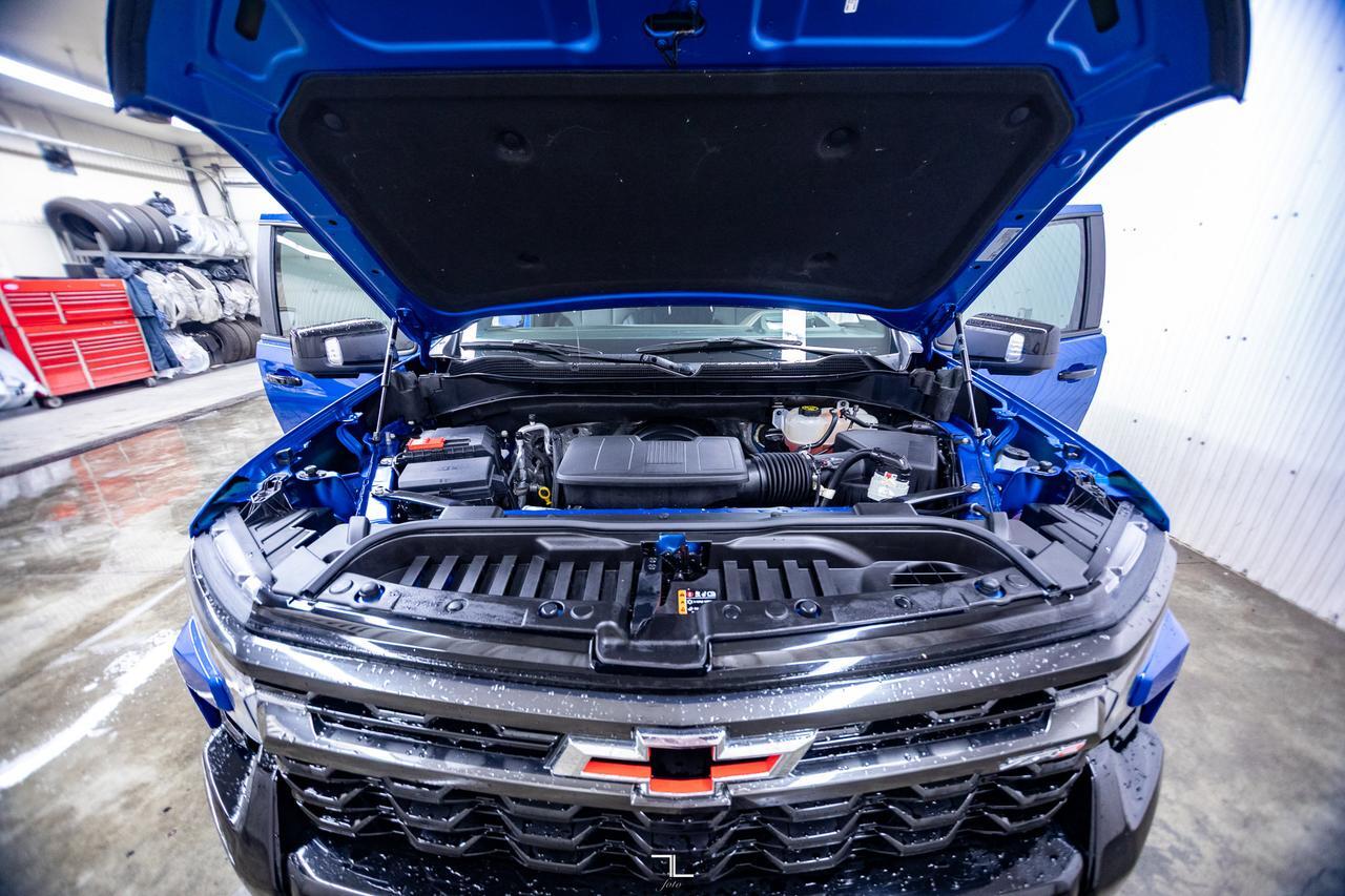 2023 Chevrolet Silverado 1500 4x4 Crew Cab ZR2 Leather Nav BCam Red Deer AB