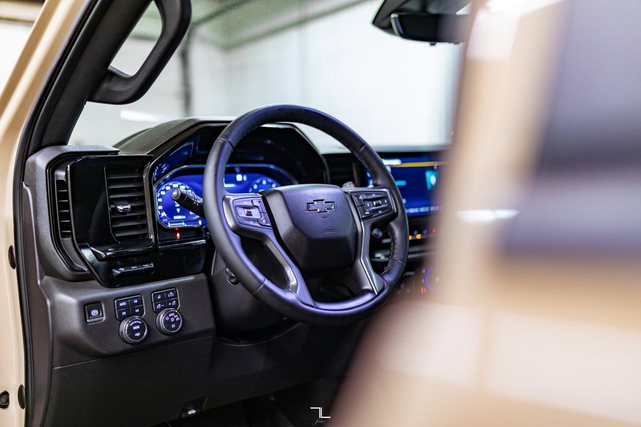 2023 Chevrolet Silverado 1500 4x4 Crew Cab ZR2 Leather Roof Nav BCam Red Deer AB