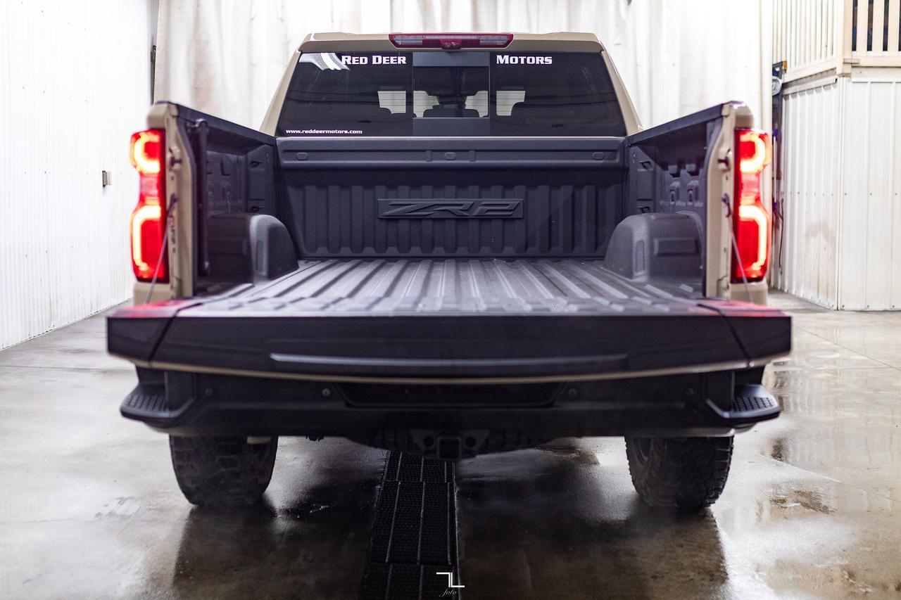 2023 Chevrolet Silverado 1500 4x4 Crew Cab ZR2 Leather Roof Nav BCam Red Deer AB