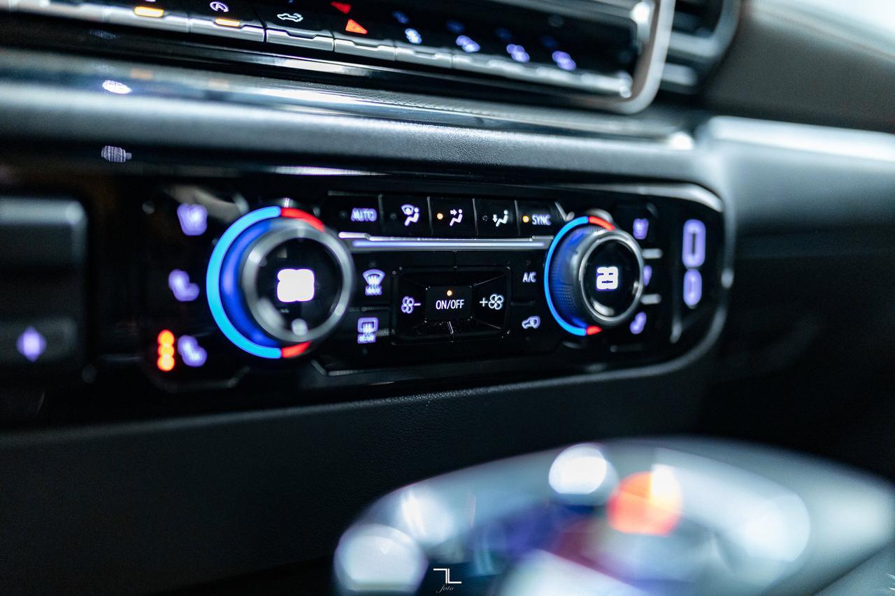 2023 Chevrolet Silverado 1500 4x4 Crew Cab ZR2 Leather Roof Nav BCam Red Deer AB