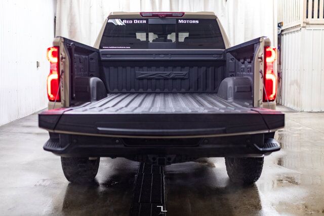 2023 Chevrolet Silverado 1500 4x4 Crew Cab ZR2 Leather Roof Nav BCam Red Deer AB