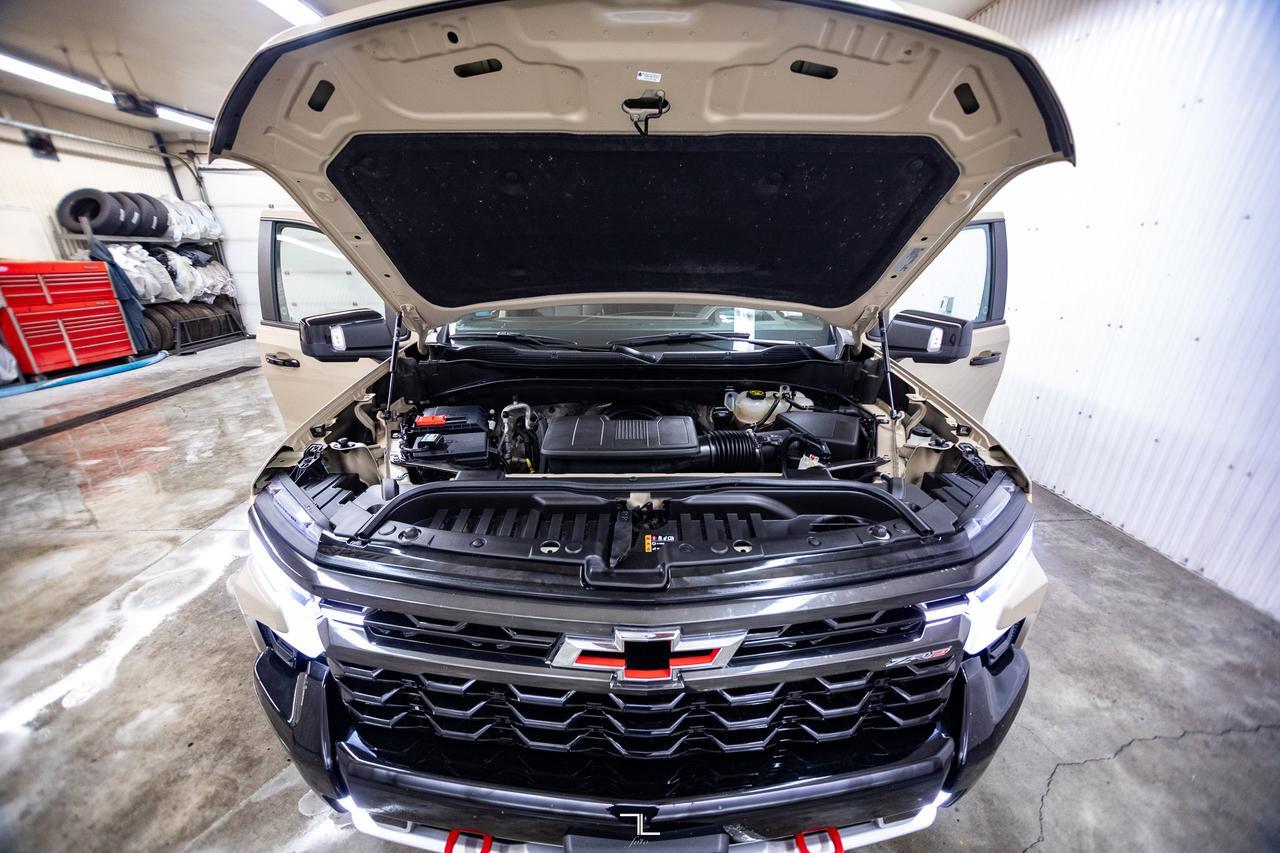 2023 Chevrolet Silverado 1500 4x4 Crew Cab ZR2 Leather Roof Nav BCam Red Deer AB