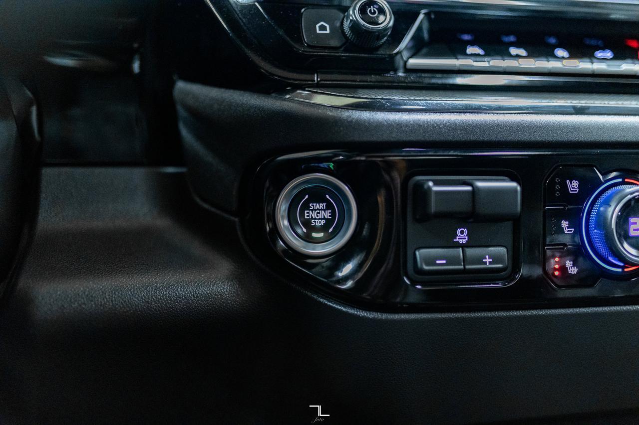 2023 Chevrolet Silverado 1500 4x4 Crew Cab ZR2 Leather Roof Nav BCam Red Deer AB