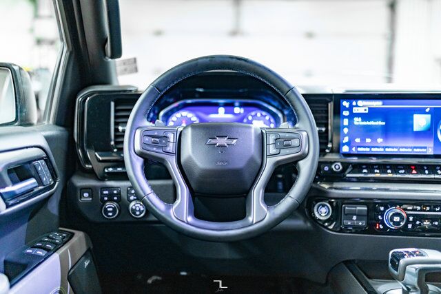 2023 Chevrolet Silverado 1500 4x4 Crew Cab ZR2 Leather Roof Nav BCam Red Deer AB