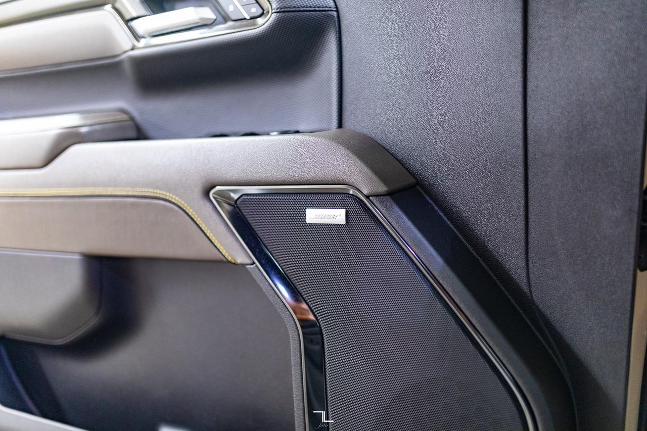 2023 Chevrolet Silverado 1500 4x4 Crew Cab ZR2 Leather Roof Nav BCam Red Deer AB