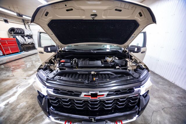 2023 Chevrolet Silverado 1500 4x4 Crew Cab ZR2 Leather Roof Nav BCam Red Deer AB