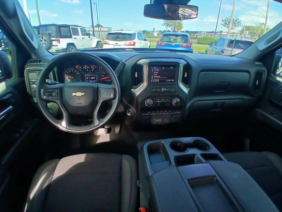 2023 Chevrolet Silverado 1500 Crew Cab Custom Pickup 4D 5 3/4 ft Maitland FL