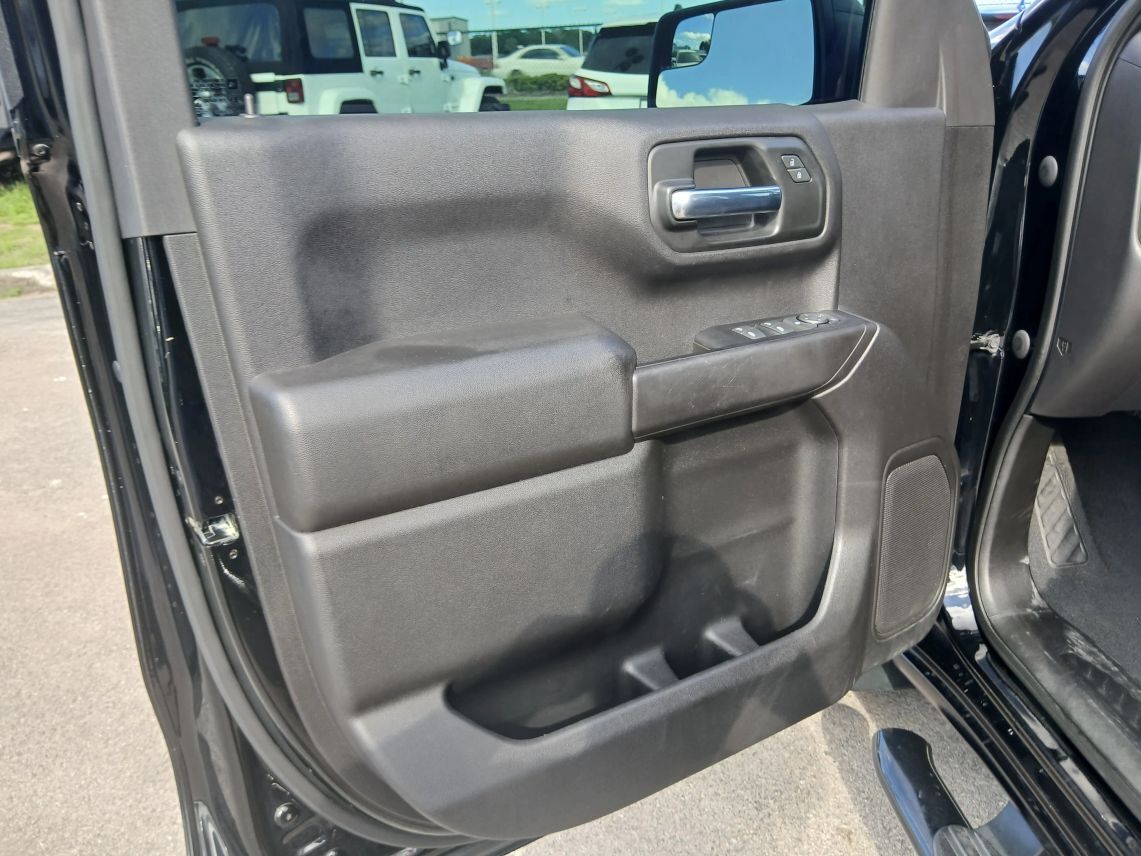 2023 Chevrolet Silverado 1500 Crew Cab Custom Pickup 4D 5 3/4 ft Maitland FL