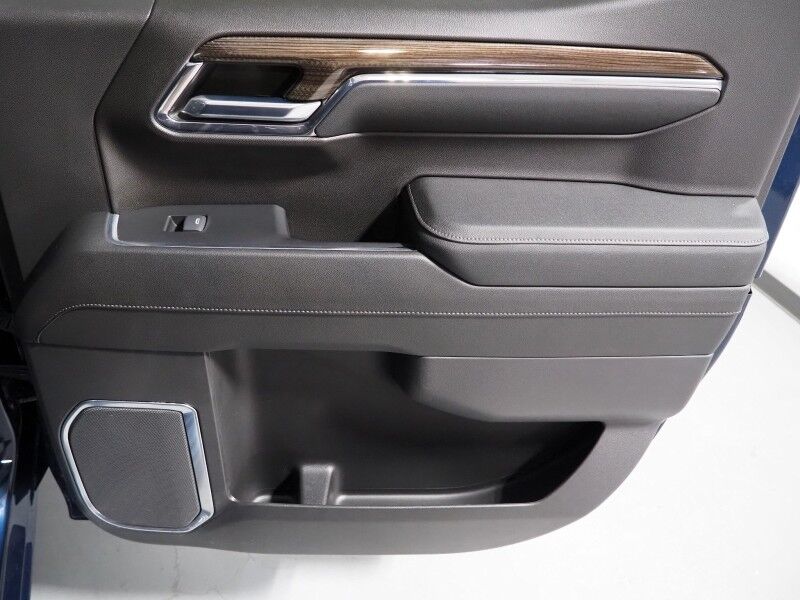 2023 Chevrolet Silverado 1500 Crew Cab LT Trail Boss 4WD *PREMIUM PKG, 5.3L V8, ADAPTIVE CRUISE, SAFETY ALERTS, 360 VIEW CAMERAS, LEATHER, HEATED SEATS/STEERING, REMOTE START, 20 INCH WHEELS, BOSE, WIRELESS CHARGING Round Rock TX