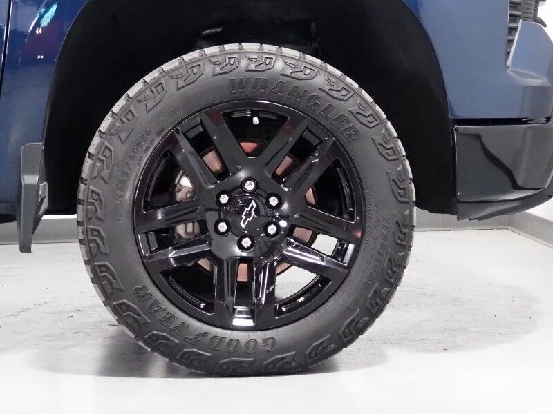 2023 Chevrolet Silverado 1500 Crew Cab LT Trail Boss 4WD *PREMIUM PKG, 5.3L V8, ADAPTIVE CRUISE, SAFETY ALERTS, 360 VIEW CAMERAS, LEATHER, HEATED SEATS/STEERING, REMOTE START, 20 INCH WHEELS, BOSE, WIRELESS CHARGING Round Rock TX