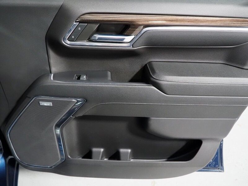 2023 Chevrolet Silverado 1500 Crew Cab LT Trail Boss 4WD *PREMIUM PKG, 5.3L V8, ADAPTIVE CRUISE, SAFETY ALERTS, 360 VIEW CAMERAS, LEATHER, HEATED SEATS/STEERING, REMOTE START, 20 INCH WHEELS, BOSE, WIRELESS CHARGING Round Rock TX