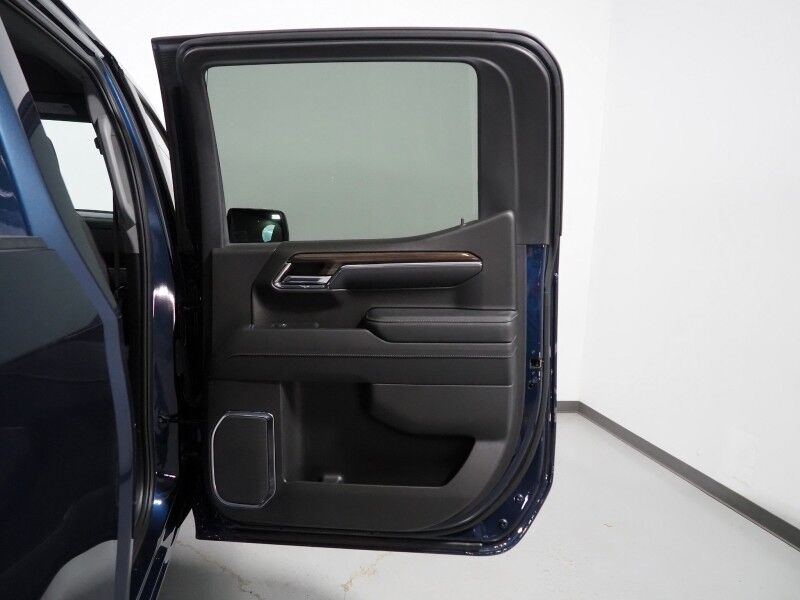 2023 Chevrolet Silverado 1500 Crew Cab LT Trail Boss 4WD *PREMIUM PKG, 5.3L V8, ADAPTIVE CRUISE, SAFETY ALERTS, 360 VIEW CAMERAS, LEATHER, HEATED SEATS/STEERING, REMOTE START, 20 INCH WHEELS, BOSE, WIRELESS CHARGING Round Rock TX